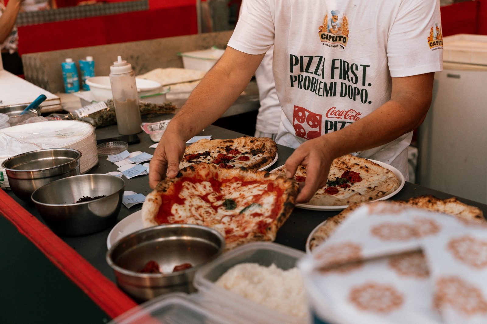 img3-gallery-pizza-village-napoli